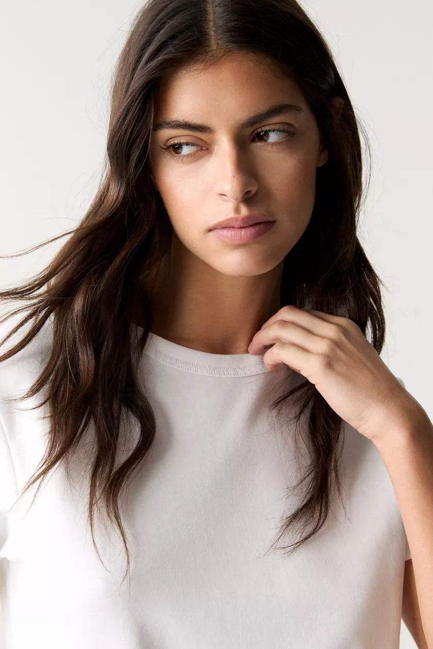 LT1K Regular White Essential T-Shirt. - lessthan1thousand