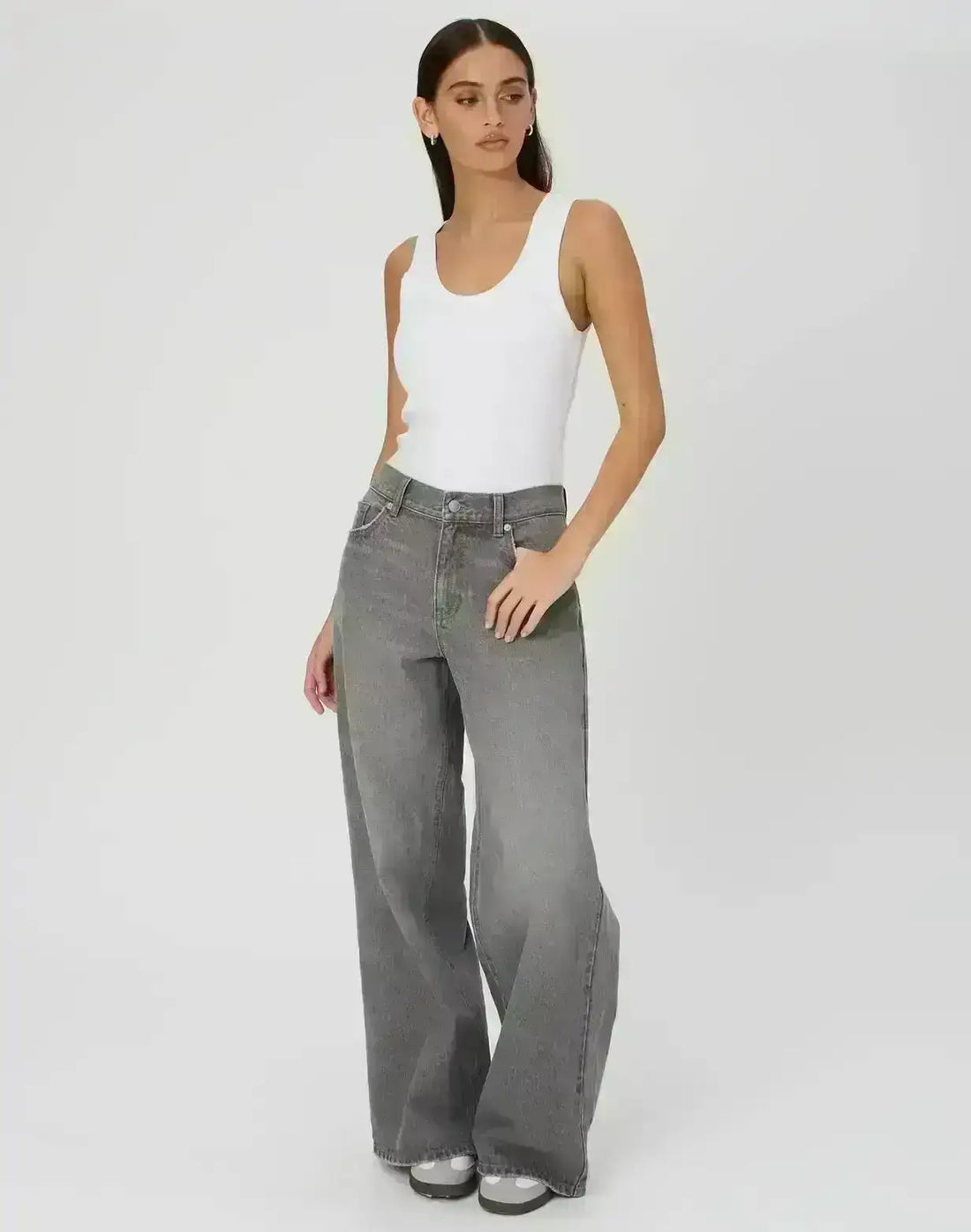 Zara Dark Grey Wide-Leg Jeans (Dark In color).Minor Fault - lessthan1thousand