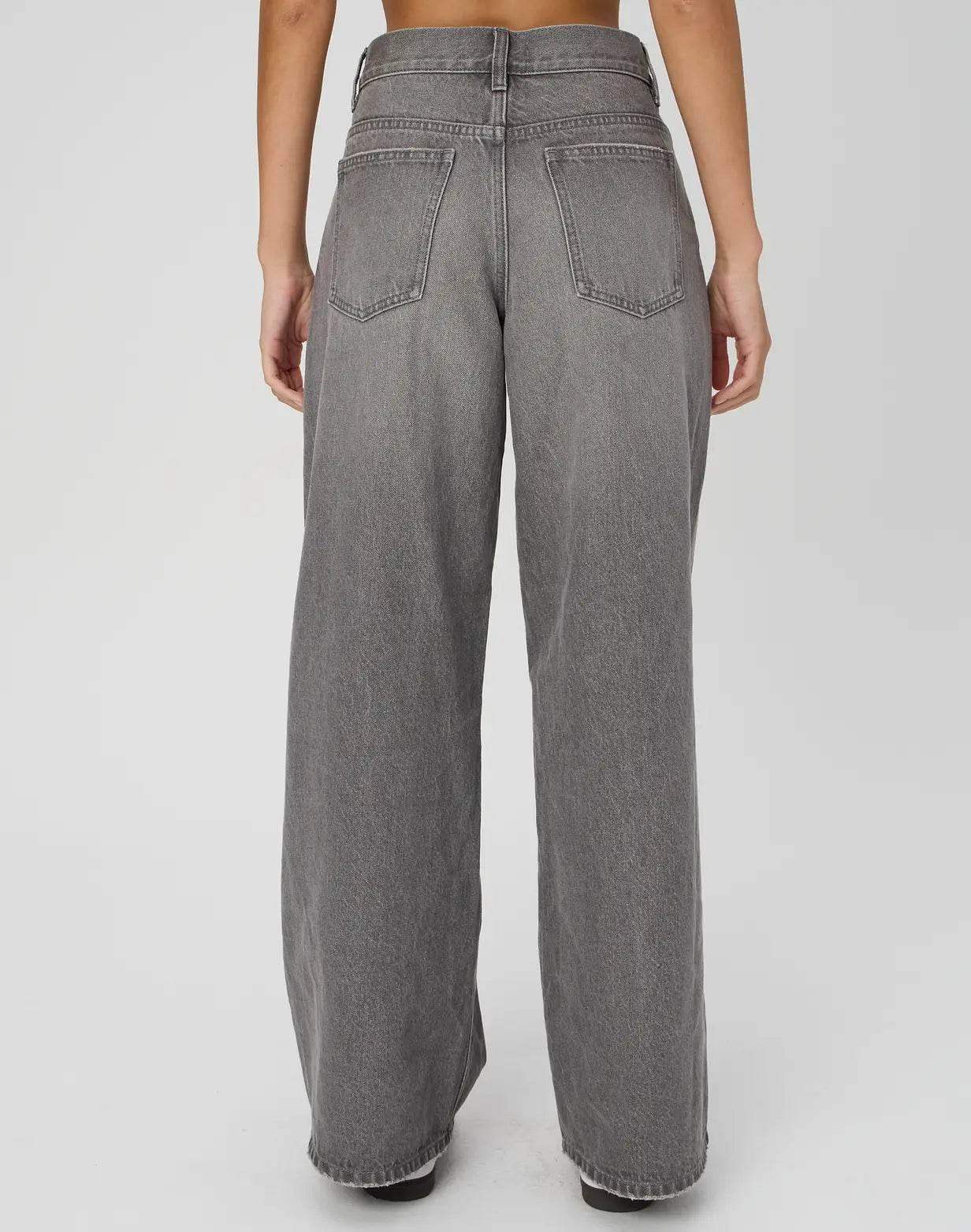 Zara Dark Grey Wide-Leg Jeans (Dark In color).Minor Fault - lessthan1thousand