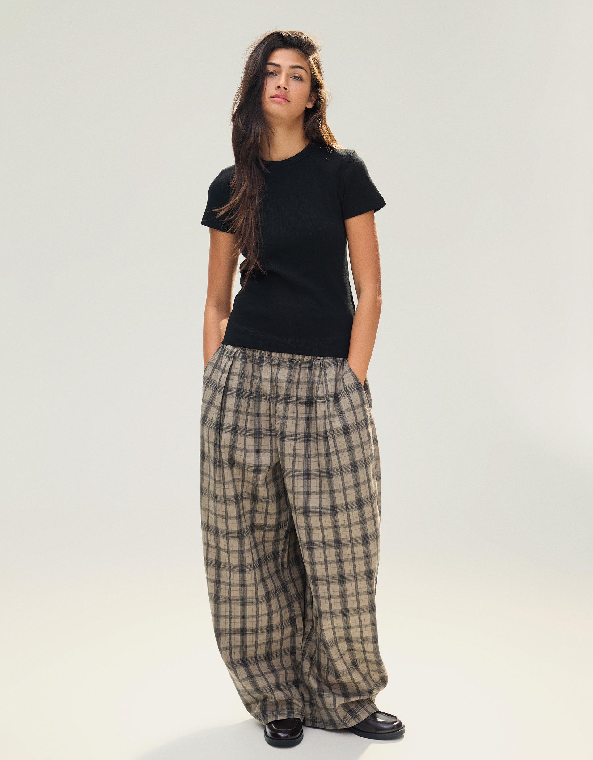 LT1K Slim Pure Black  Essential T-Shirt.