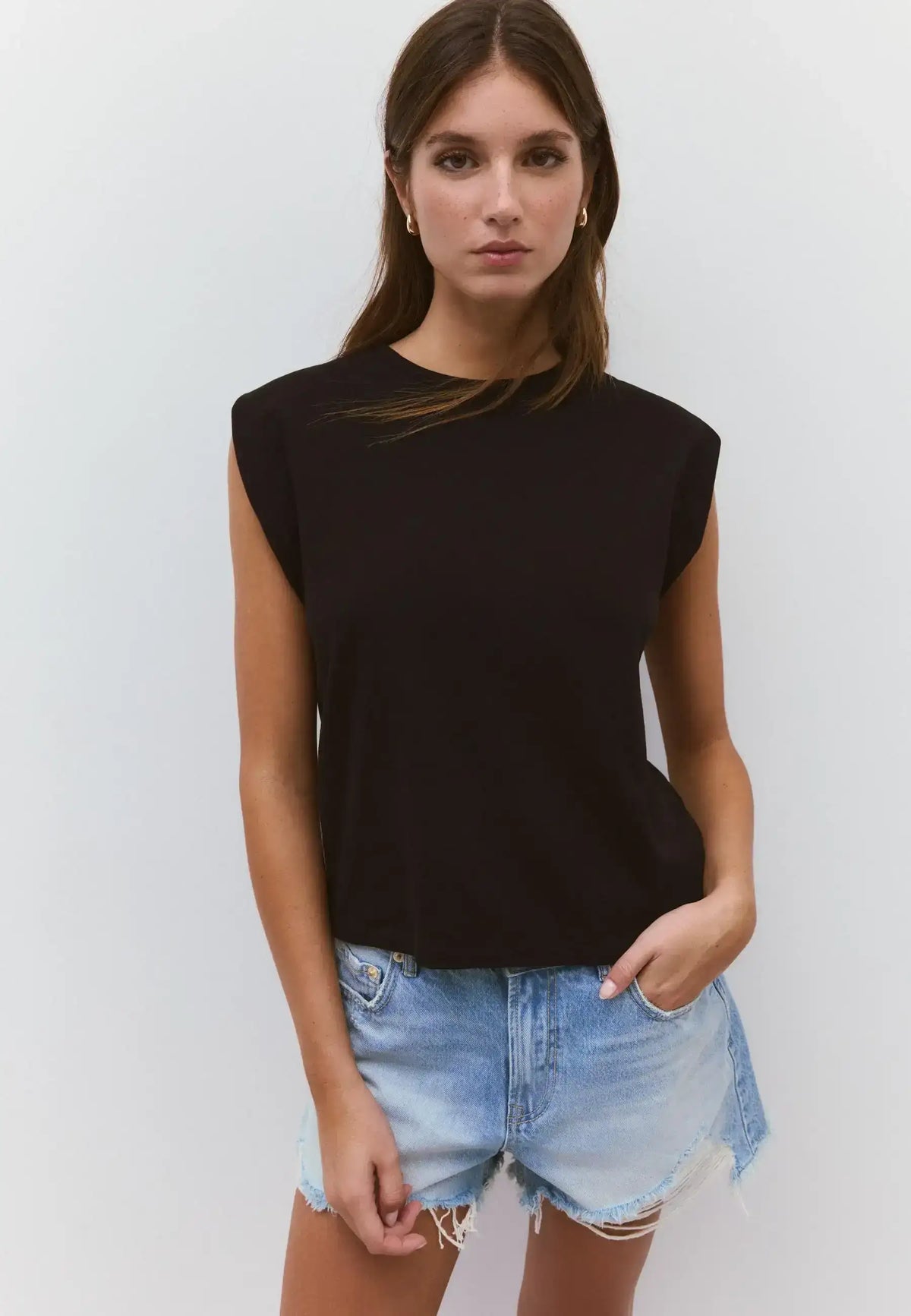 LT1K Regular Sleeveless T-Shirt.