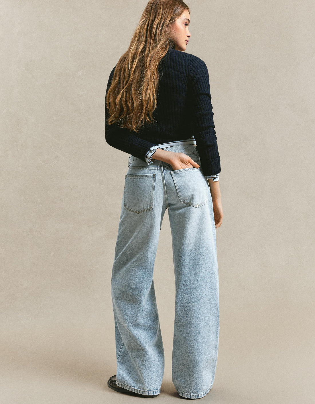 ZARA High-Waisted Light Blue Wide-Leg Jeans.