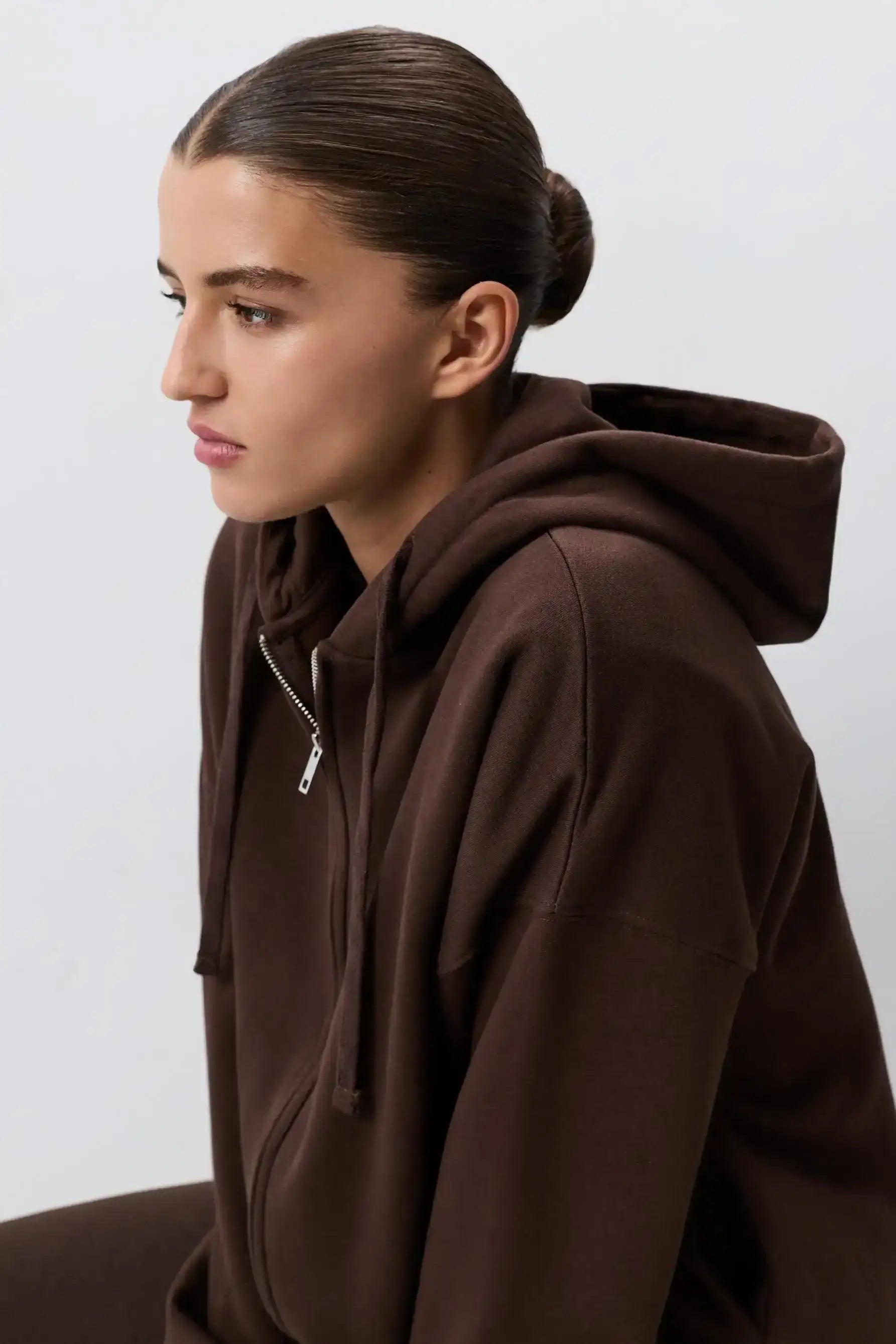 LT1K Brown Zipper Oversize hoodie.