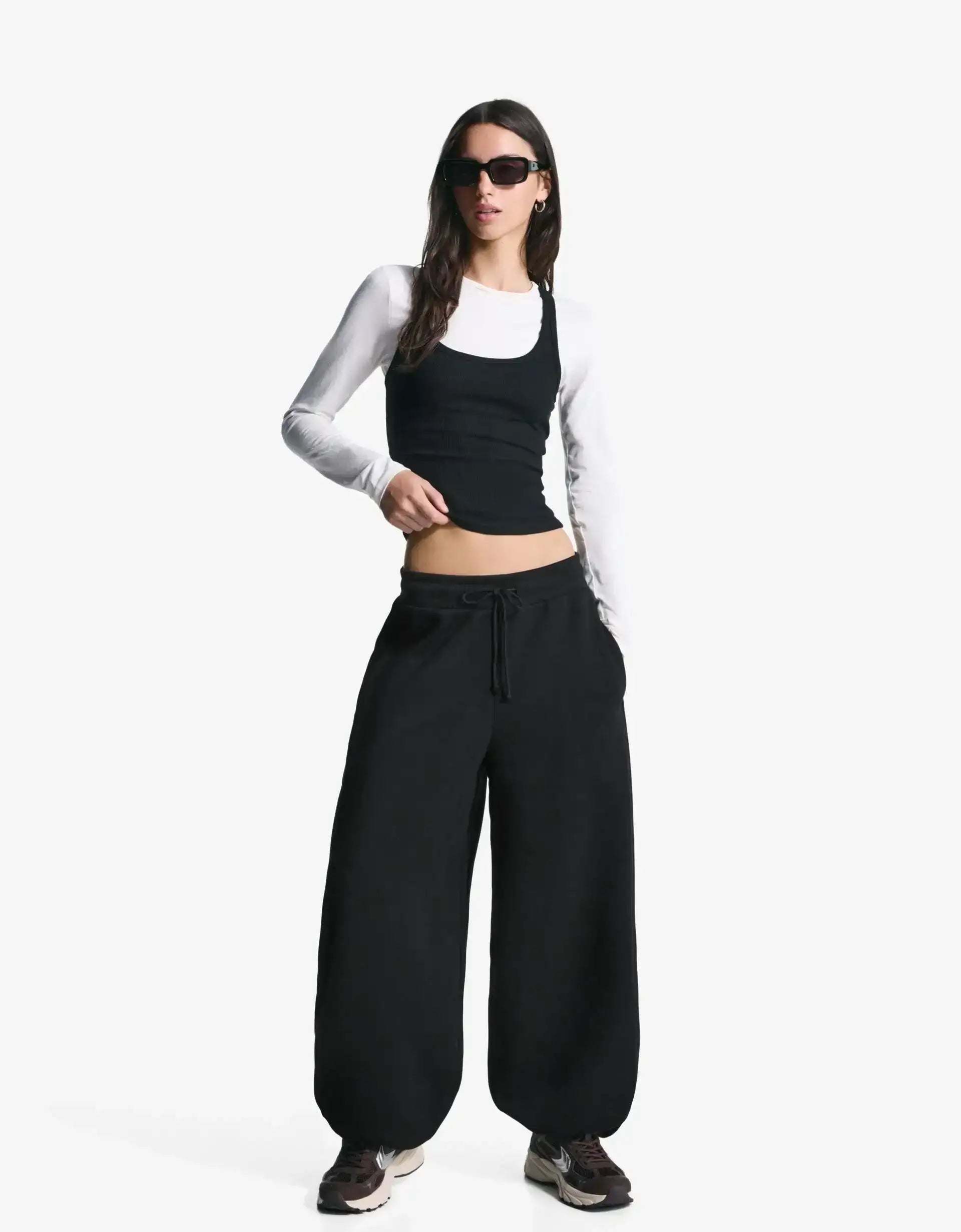 LT1K Black Baggy Trouser With Stopper Finish On Hem Perfect For All S lt1k-black-baggy-trouser-with-stopper-finish-on-hem-perfect-for-all-s
