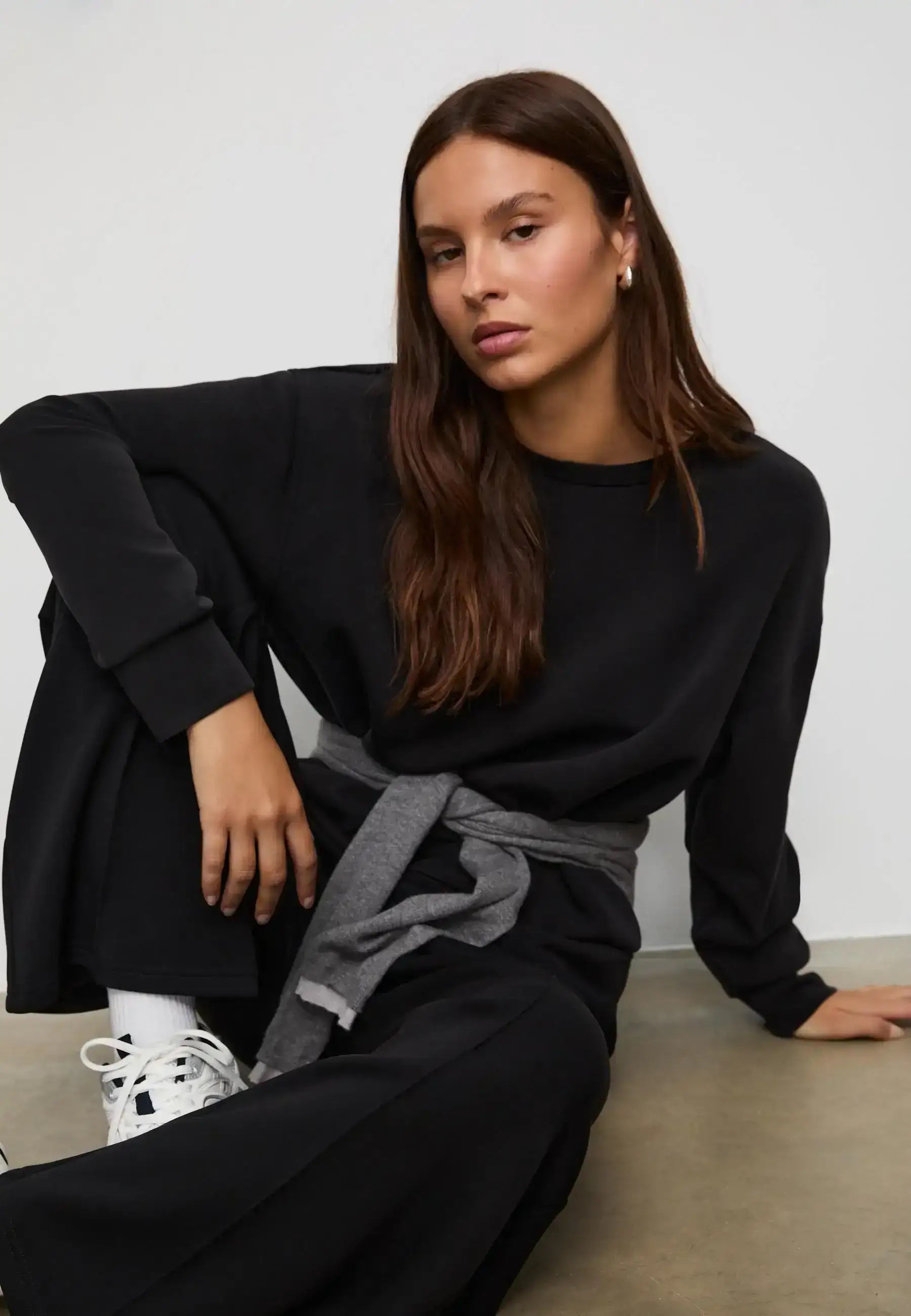 LT1K Black Oversize Sweatshirt.