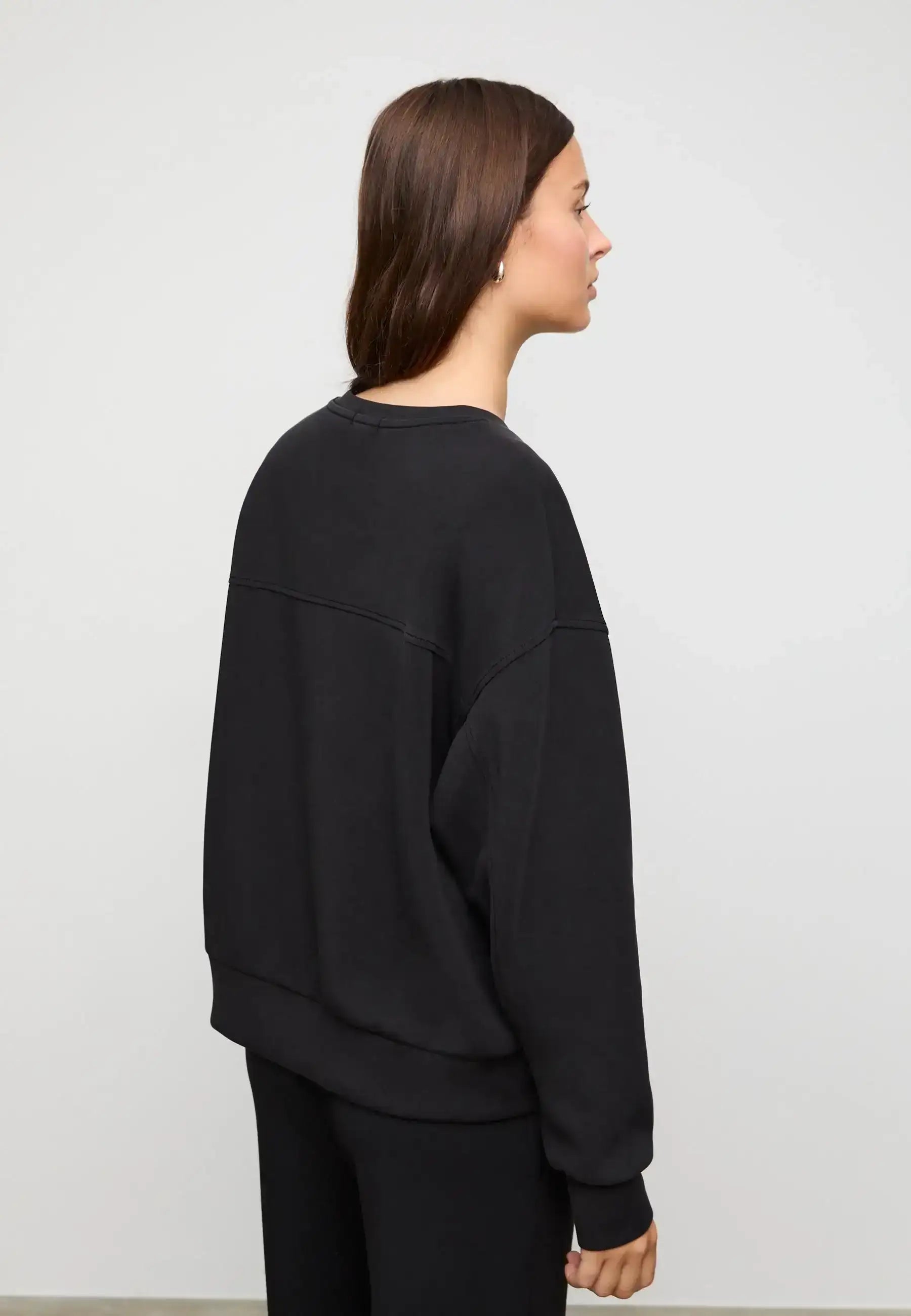 LT1K Black Oversize Sweatshirt.