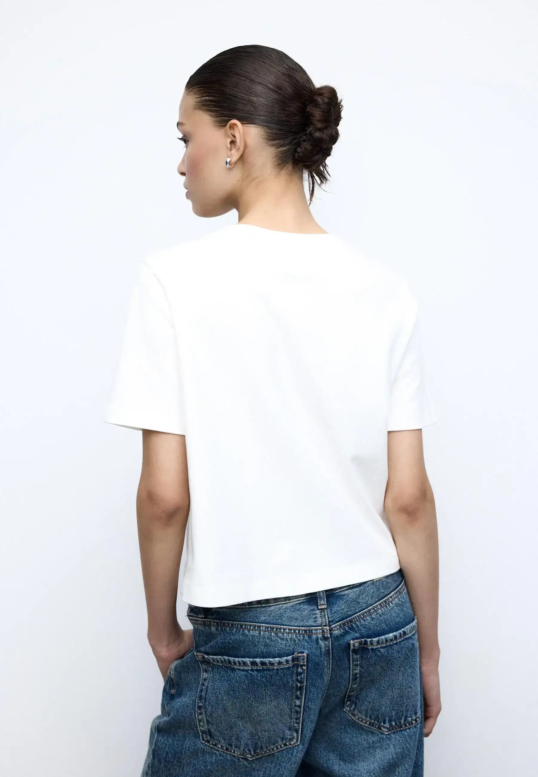 LT1K Essential Regular T-Shirt.