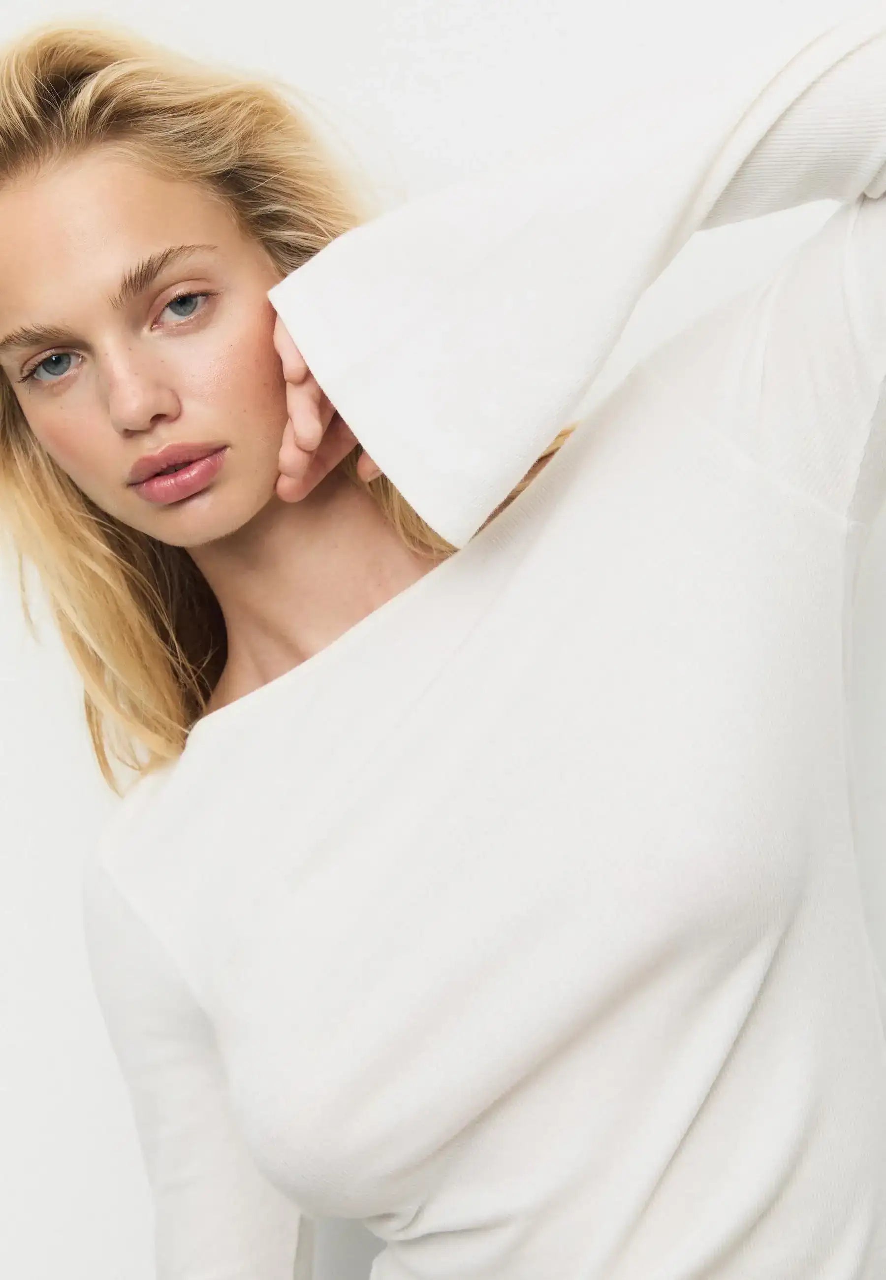 LT1K Essential Full-Sleeves Boat-Neck With Bell Sleeve Slim Top.(Perfect For All Season)