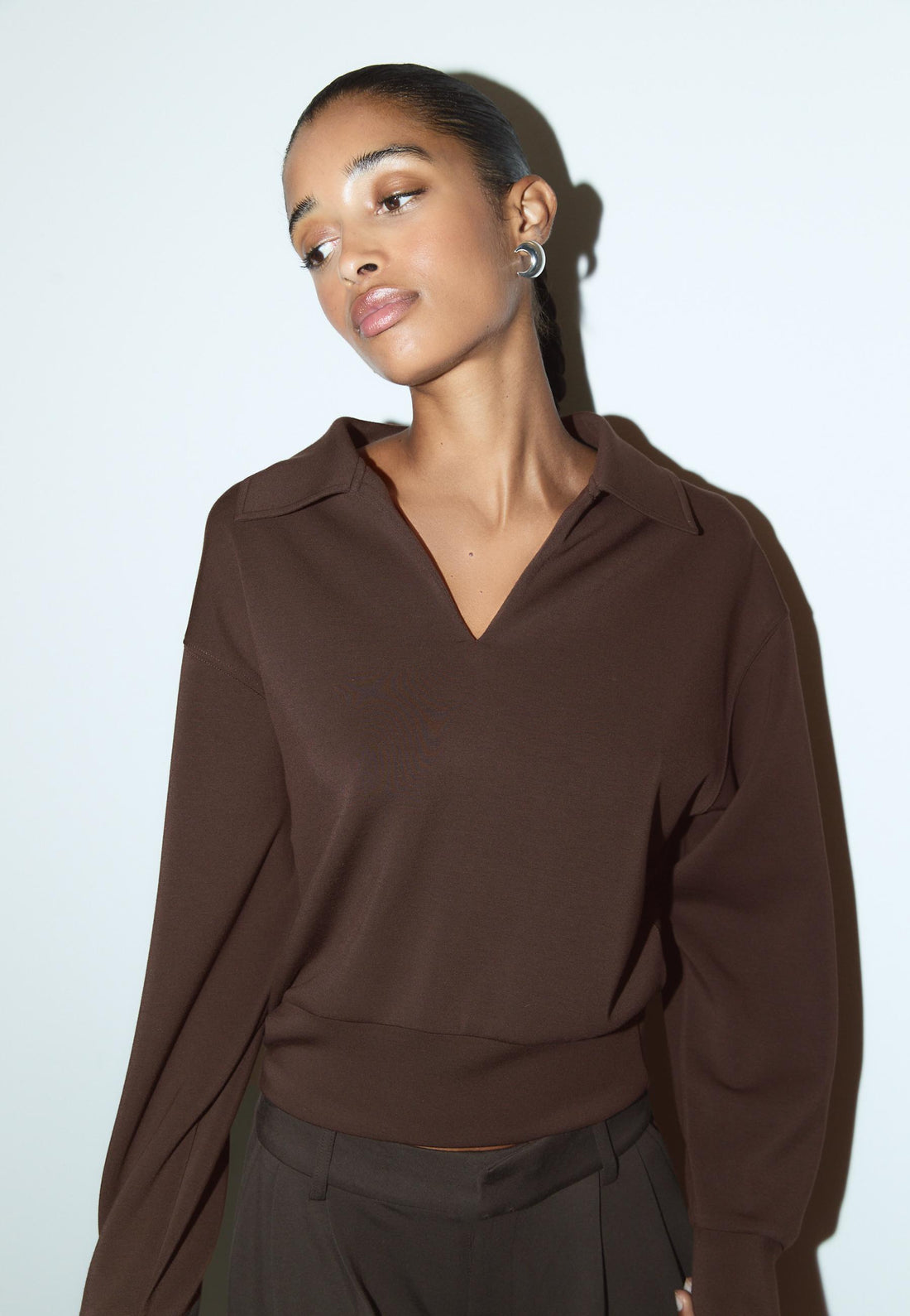LT1K Brown Collared Oversize Sweatshirt.