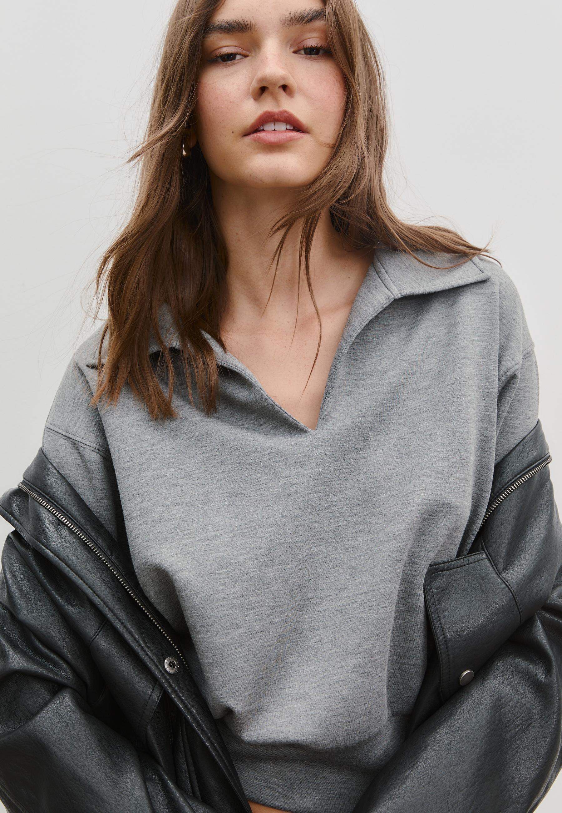 LT1K Grey Collared Oversize Sweatshirt.