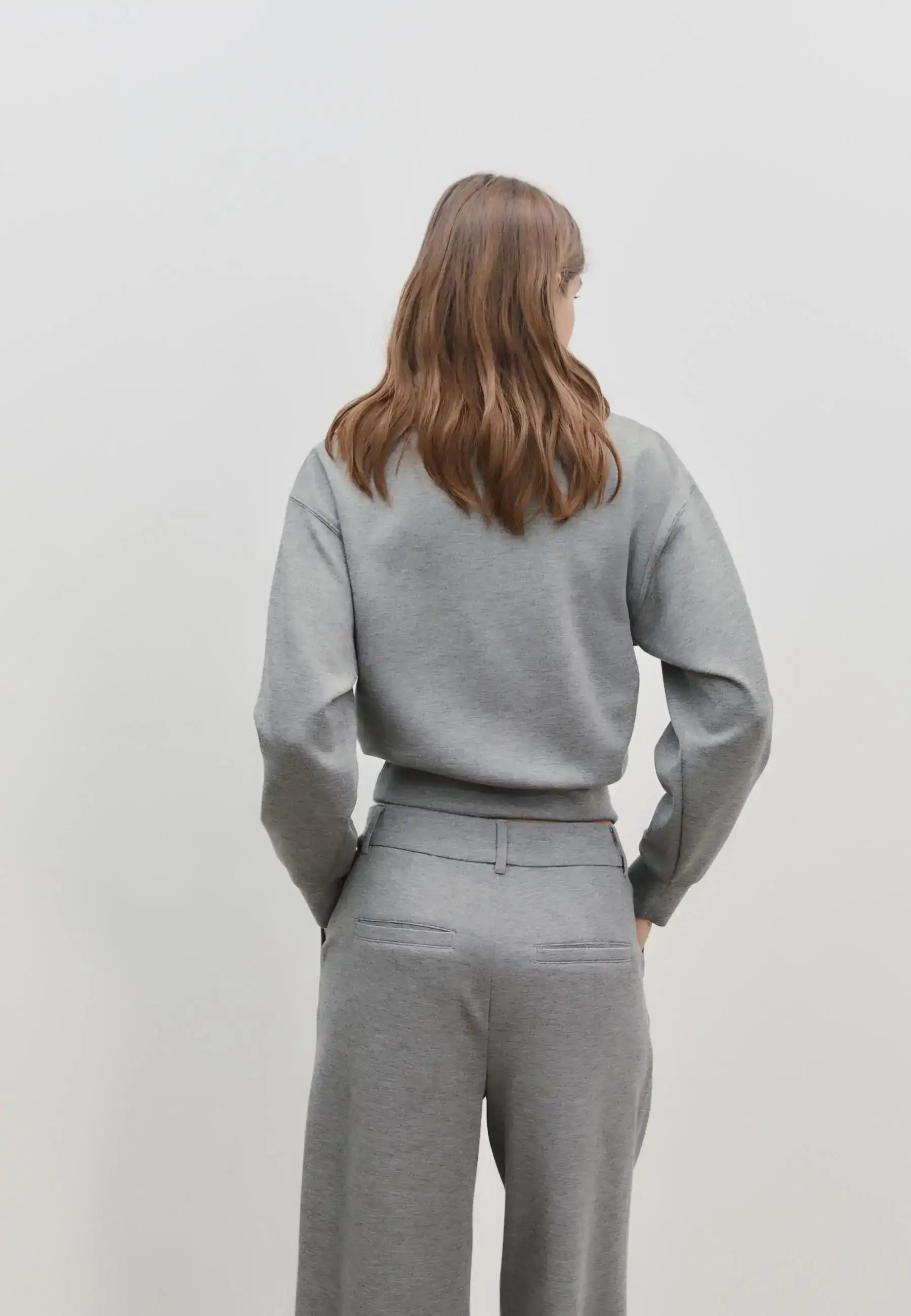 LT1K Grey Collared Oversize Sweatshirt.