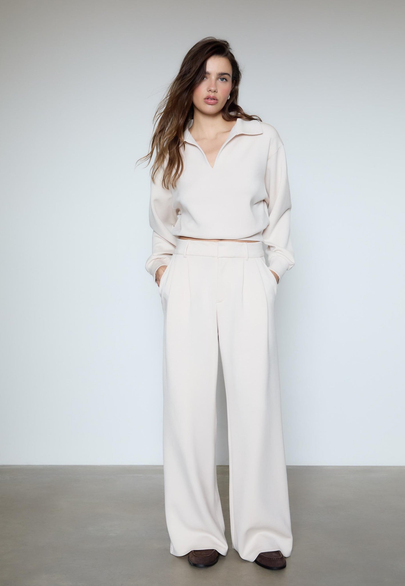 LT1K Sand Collared Oversize Sweatshirt.