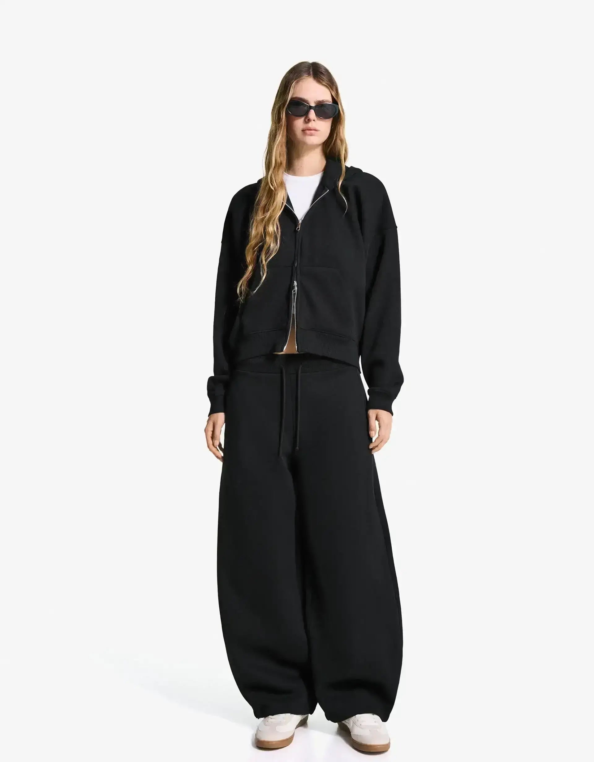 LT1K Black Zip-Up Oversize Crop hoodie.