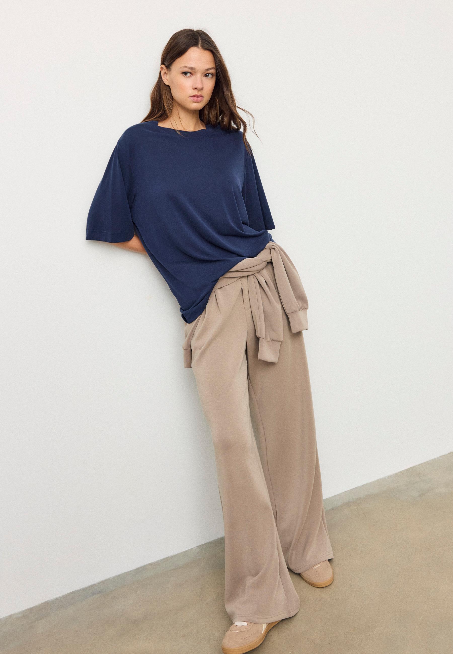 LT1K Oversize Navy Blue Essential T-Shirt