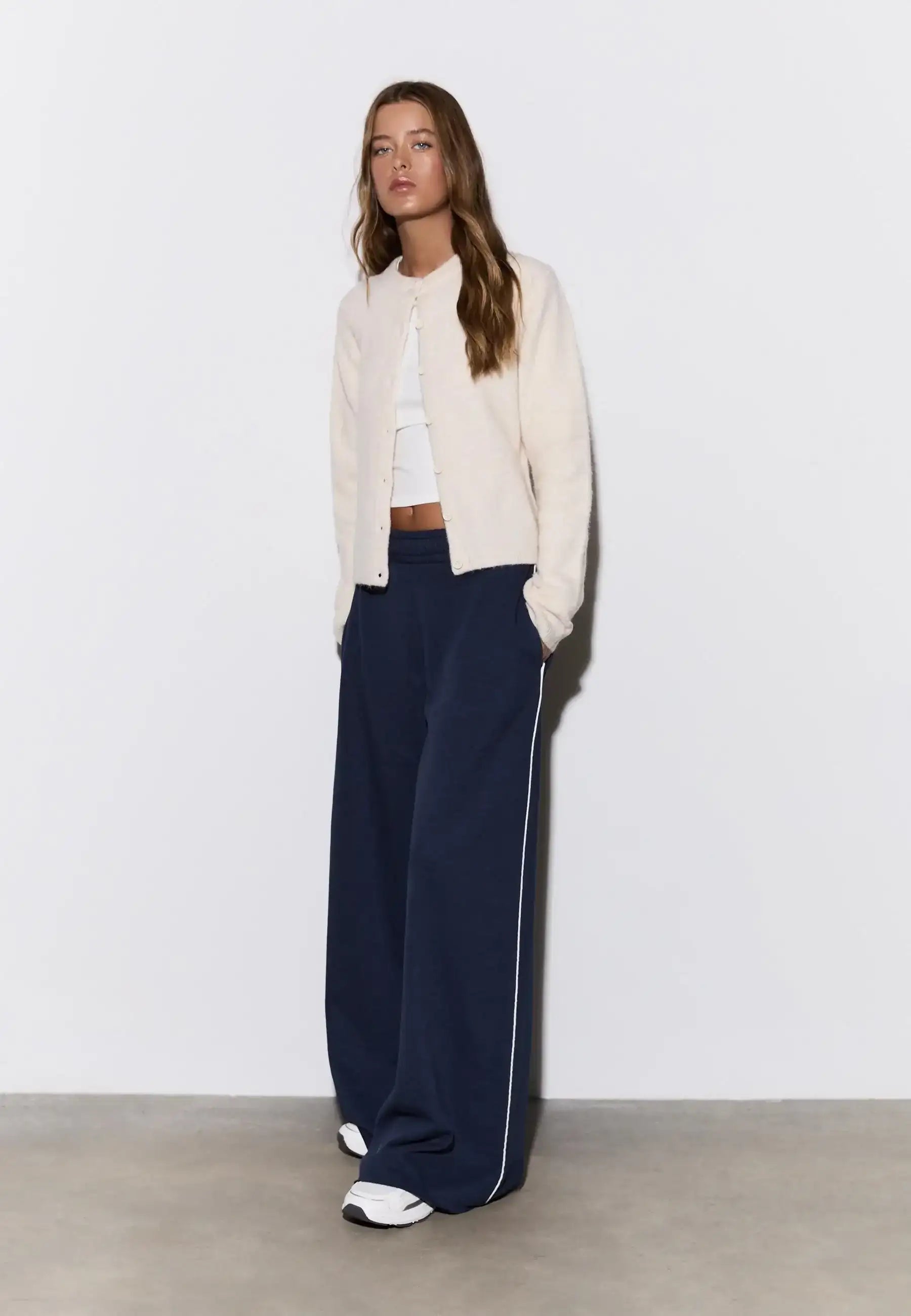 LT1K Single Side Piping Detail Wide-Leg Trouser.(Perfect For All Season)