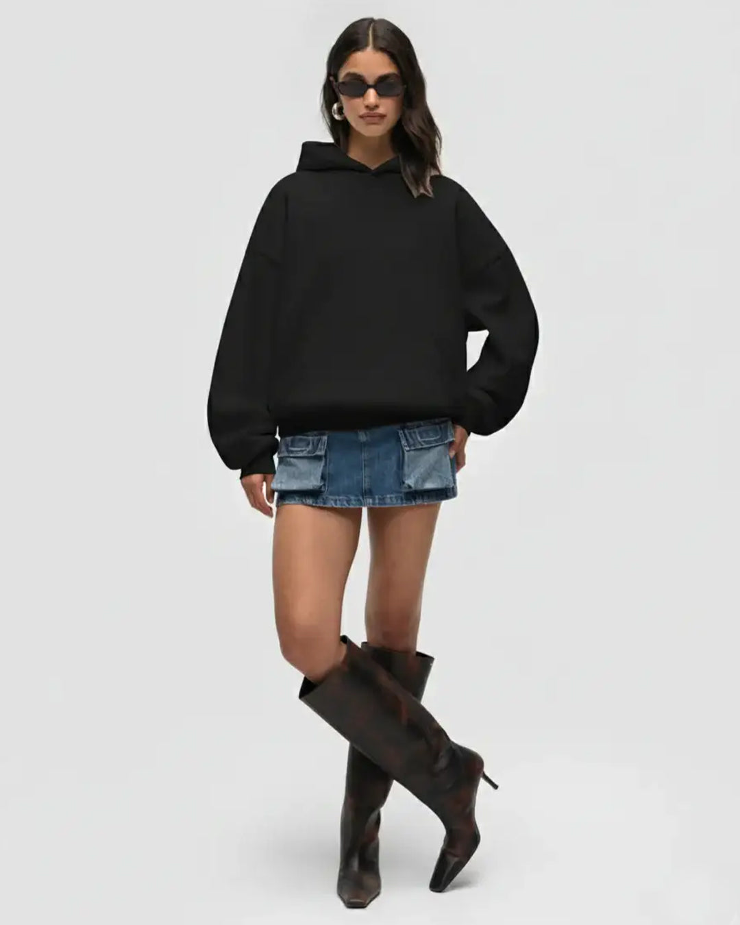 LT1K Basic Black Oversize hoodie.