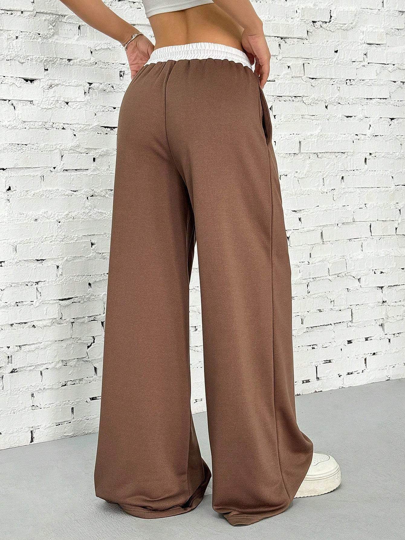 Contrast waist Wide-Leg Trouser.