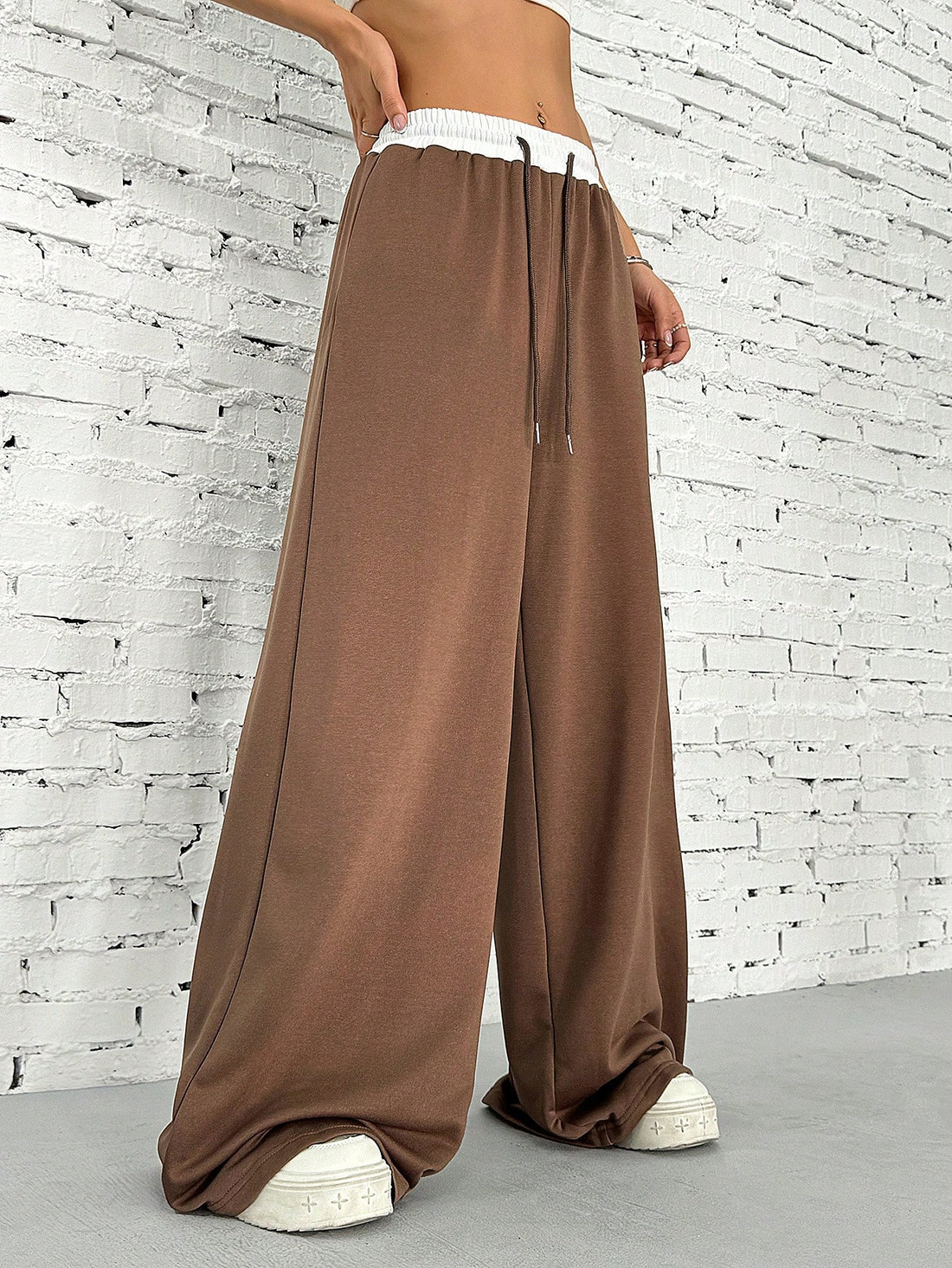 Brown Contrast waist Wide-Leg Trouser.
