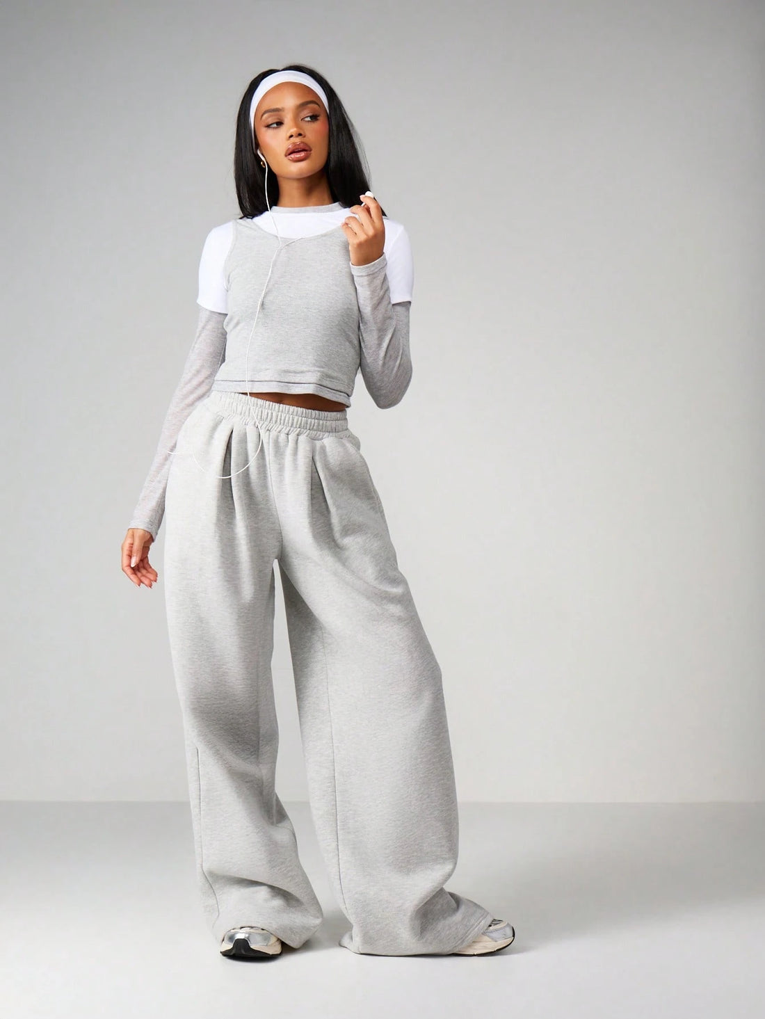LT1K grey Pleated Wide-Leg Trouser.(Perfect For All Season).