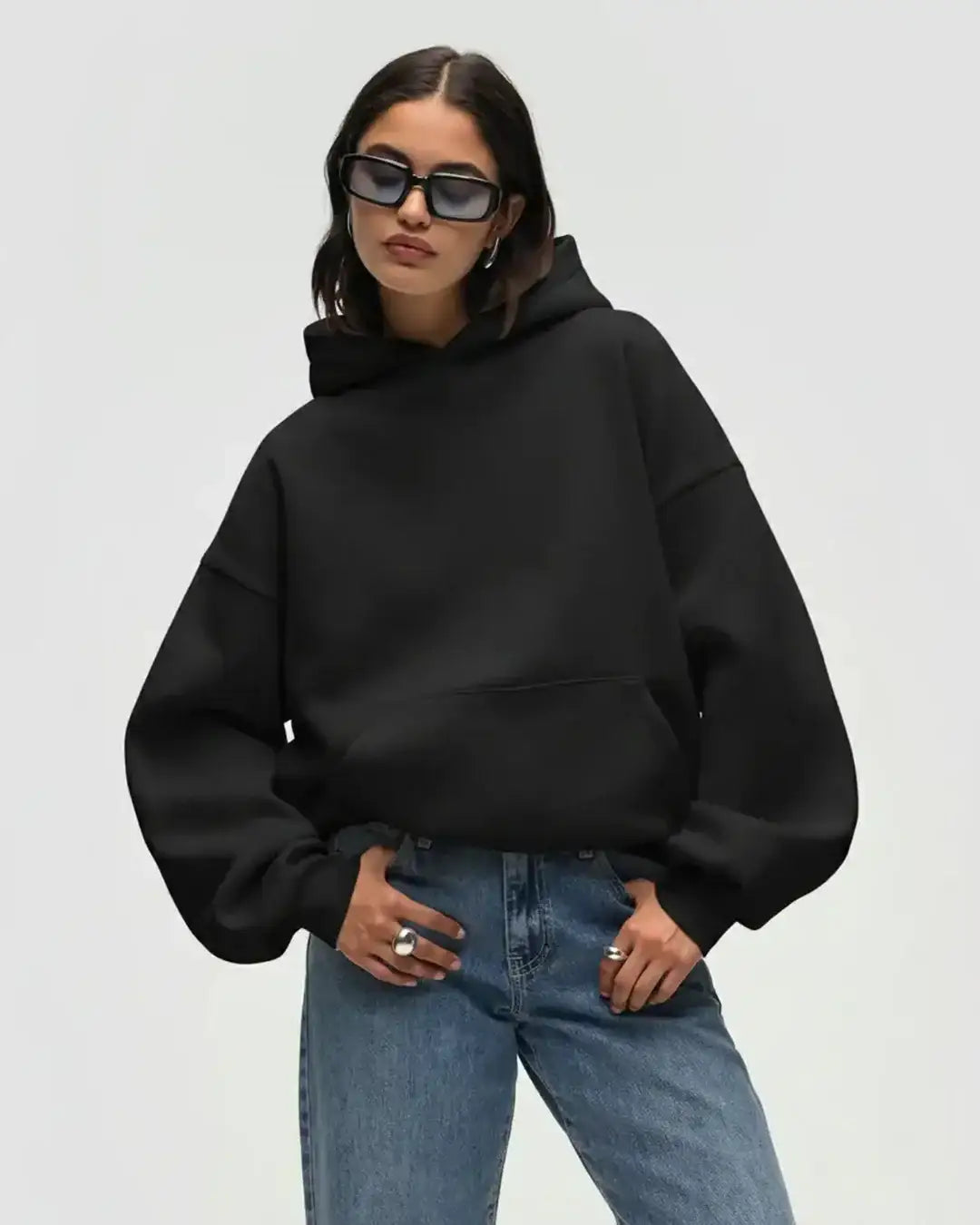 LT1K Basic Black Oversize hoodie.