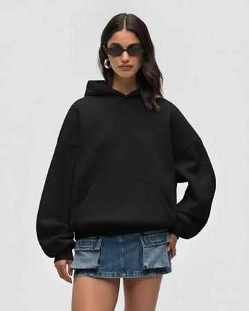 LT1K Basic Black Oversize hoodie.