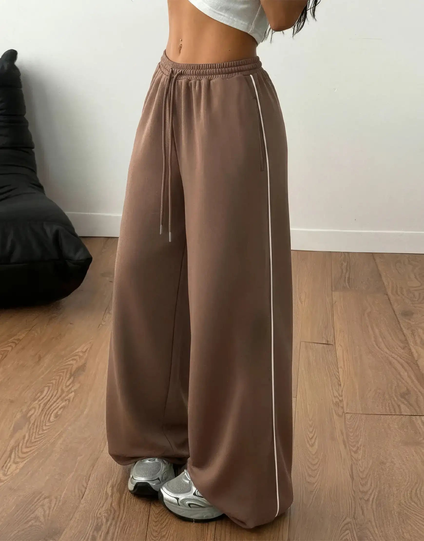 LT1K Single Side Piping Detail Wide-Leg Trouser.(Perfect For All Season)