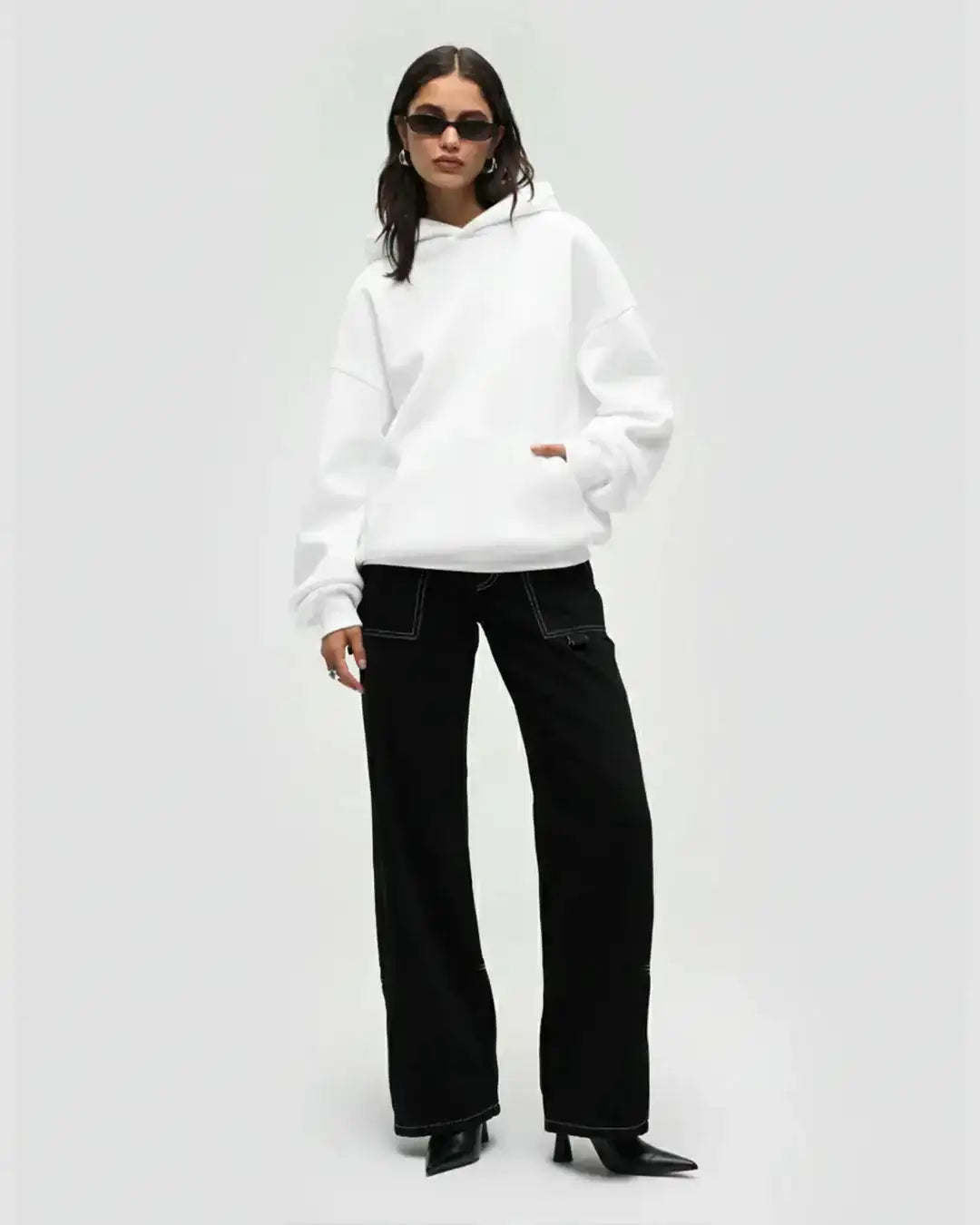 LT1K Basic White Oversize hoodie.