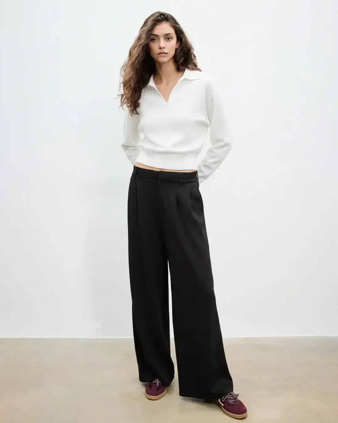 LT1K White Collared Oversize Sweatshirt.