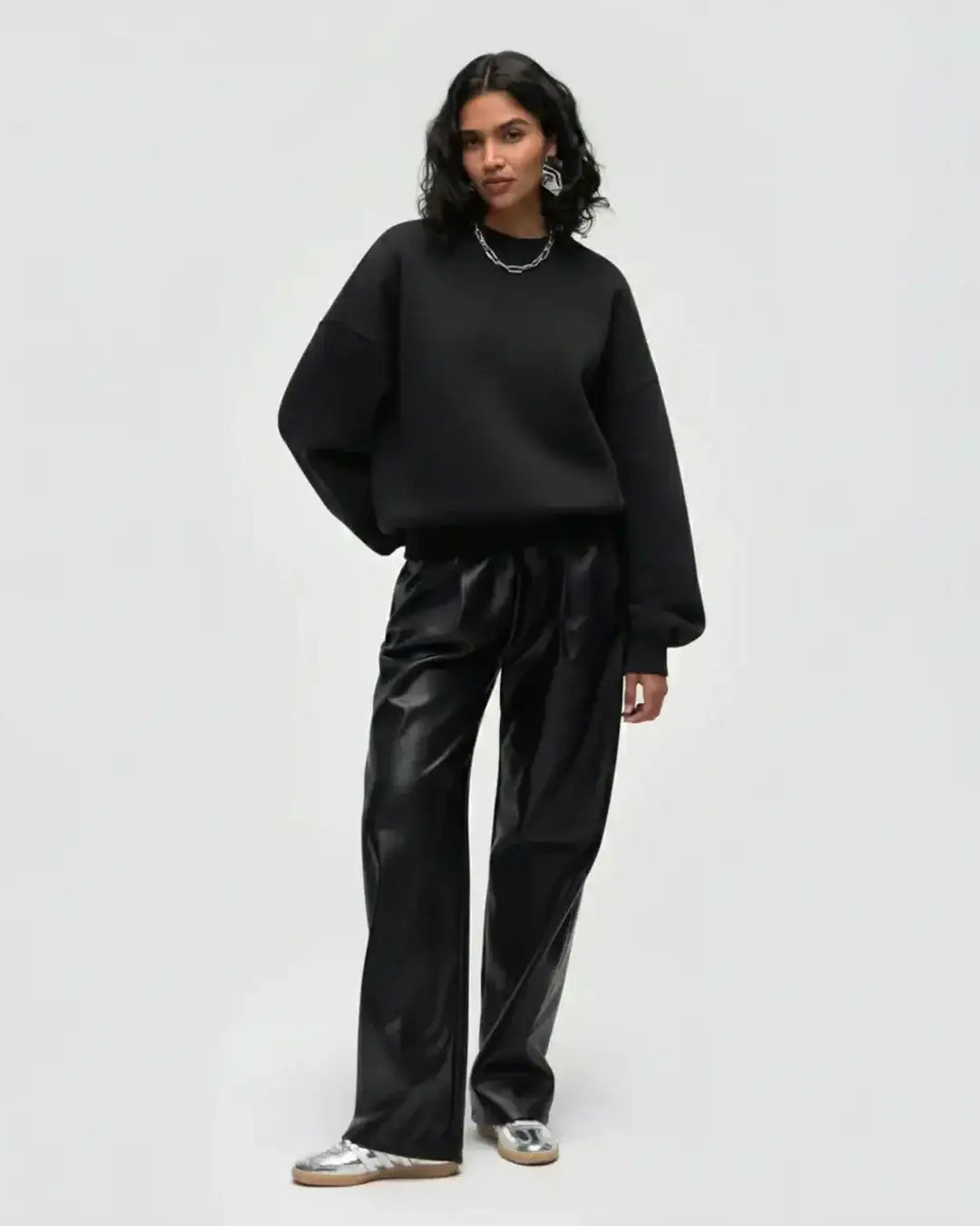 LT1K Black Oversize Sweatshirt.