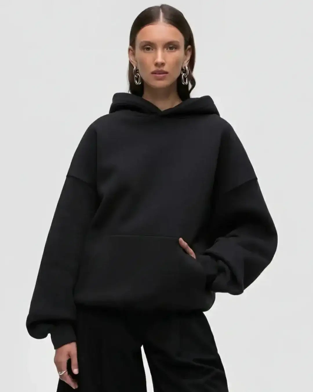 LT1K Basic Black Oversize hoodie.