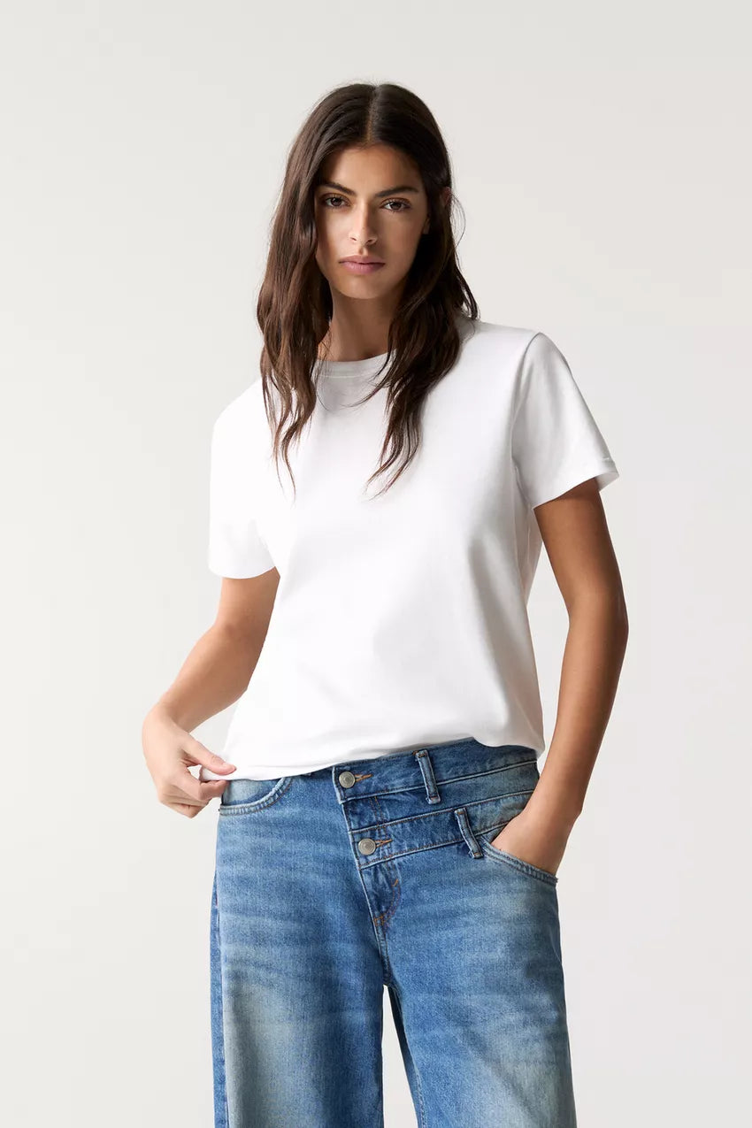 LT1K Regular White Essential T-Shirt.