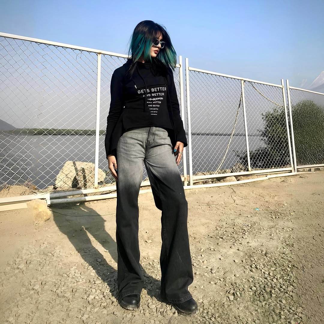 LT1K Black Two-Tone Wide-Leg Jeans.