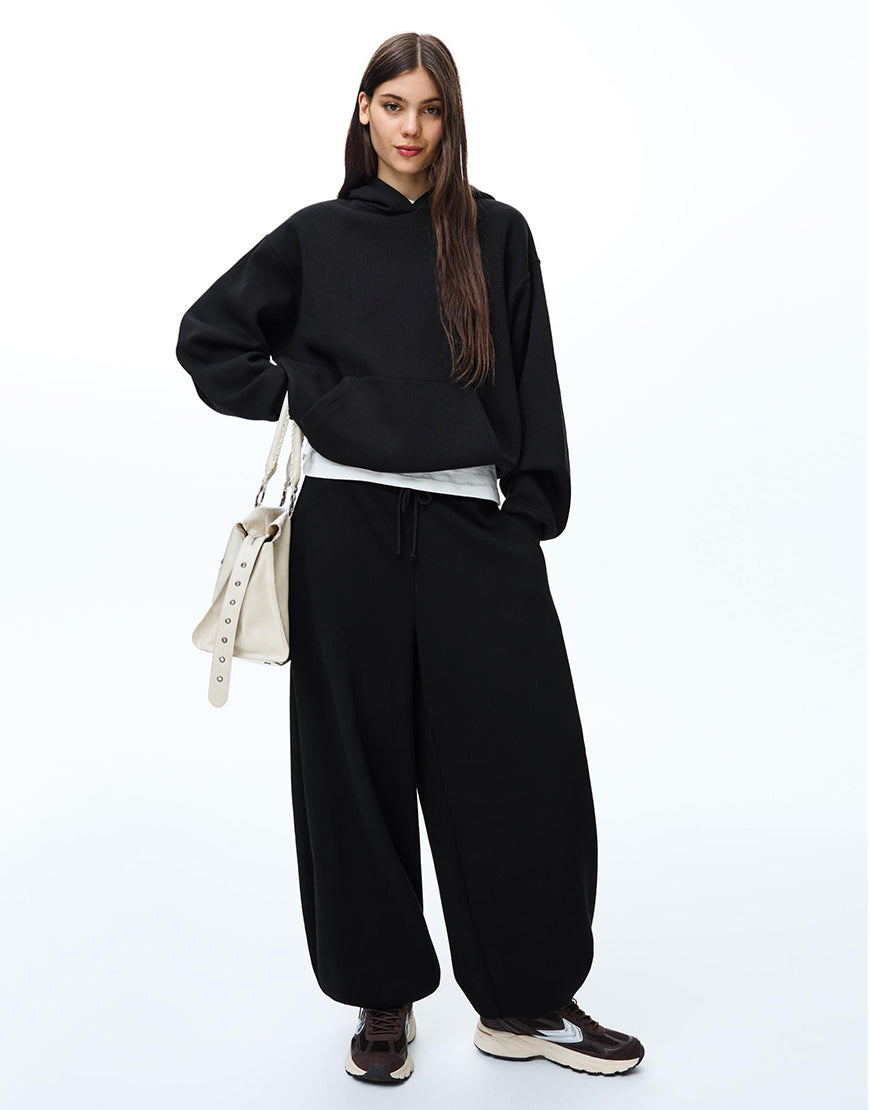 LT1K Basic Black Oversize hoodie.