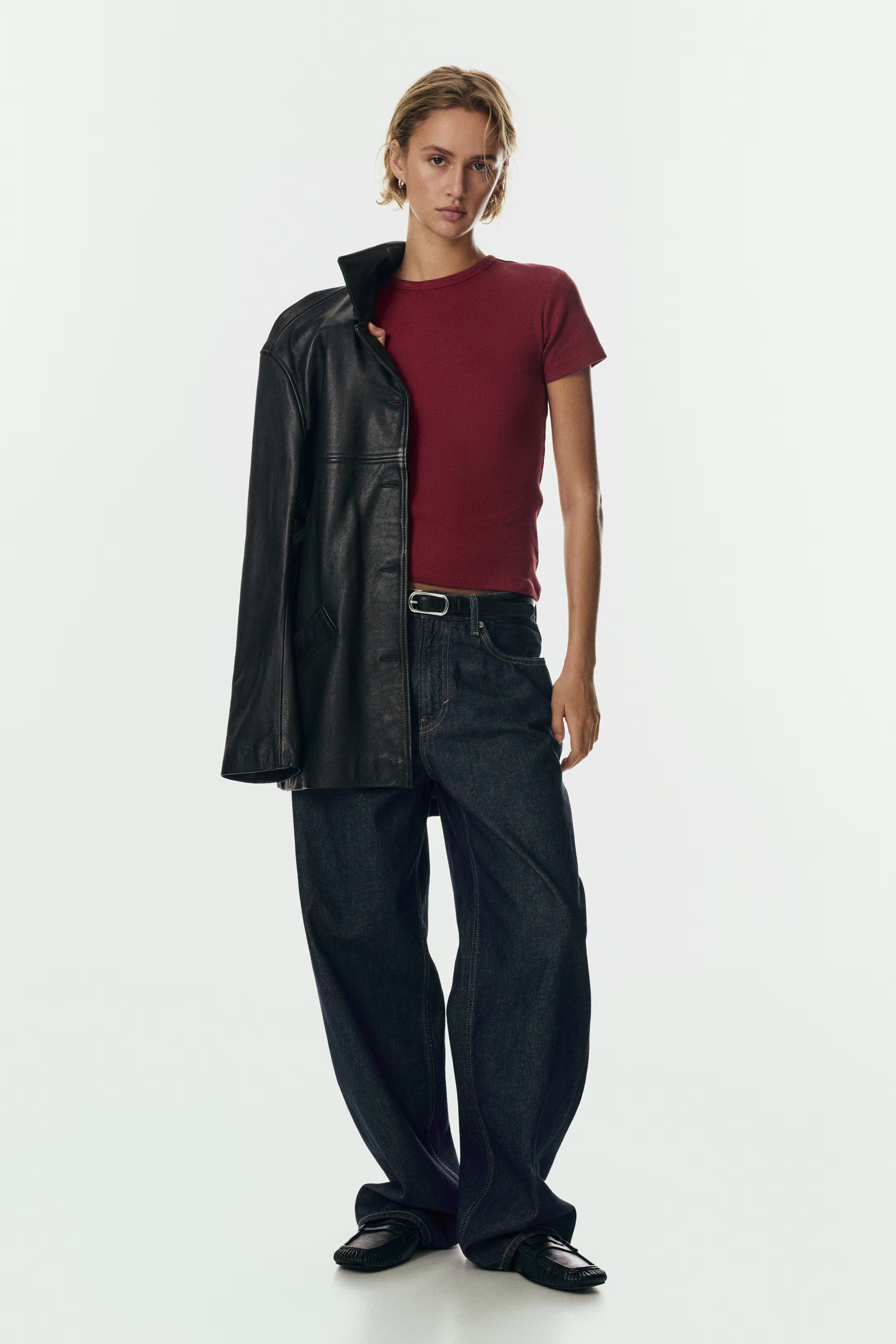 LT1K Pure Black  Essential Slim T-Shirt.