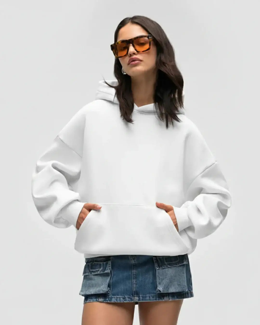 LT1K Basic White Oversize hoodie.