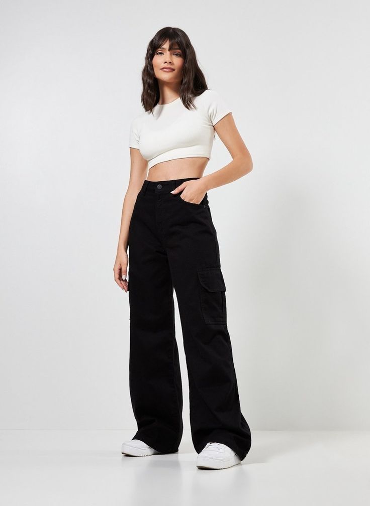 BERSHKA Faded Black Cargo Wideleg Jeans. - lessthan1thousand