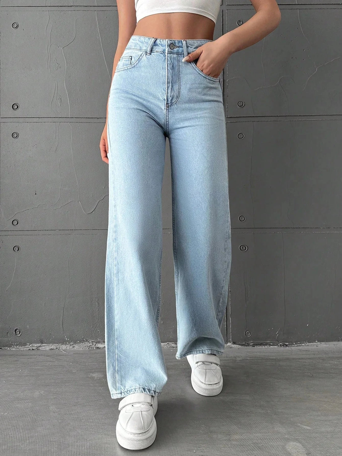 Bershka Light-Blue High-Waisted Loose Jeans - lessthan1thousand