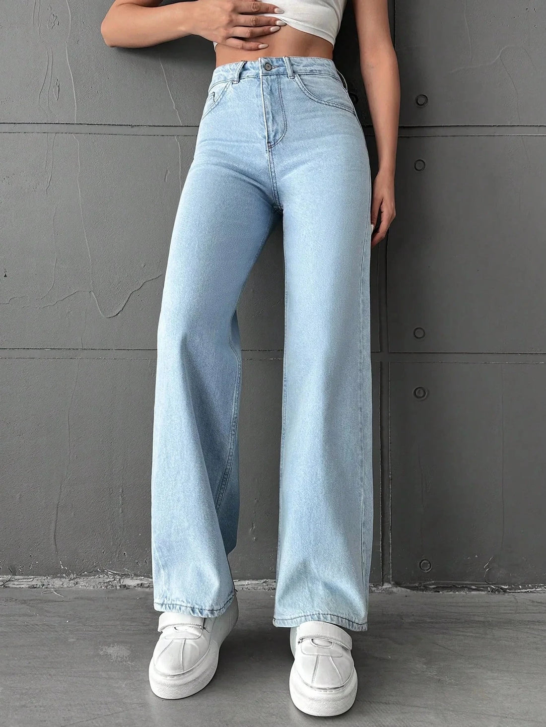 Bershka Light-Blue High-Waisted Loose Jeans - lessthan1thousand