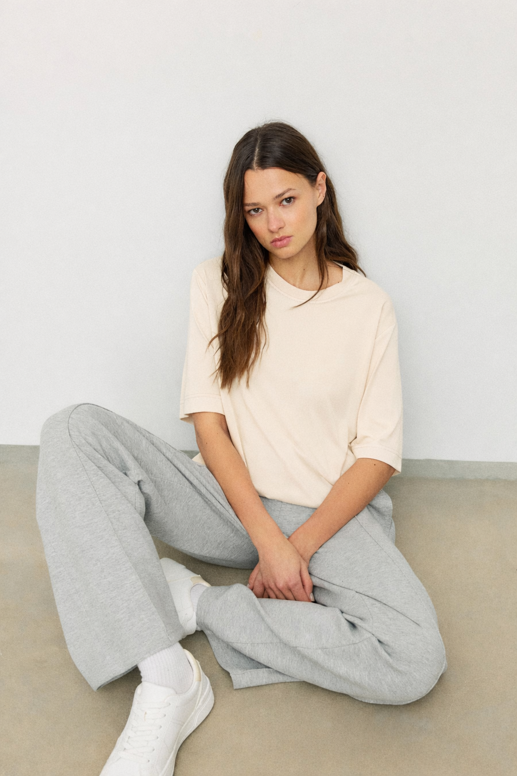 LT1K Oversize Sand Essential T-Shirt.
