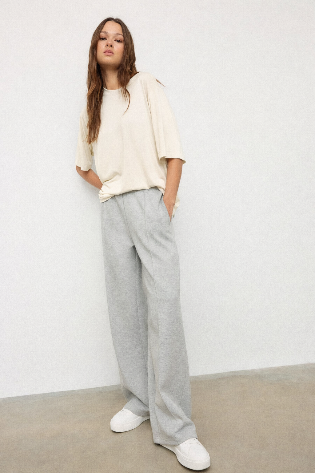 LT1K Oversize Sand Essential T-Shirt.