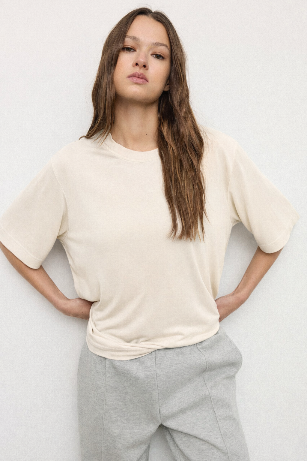 LT1K Oversize Sand Essential T-Shirt.