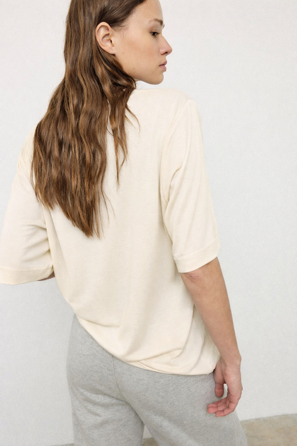 LT1K Oversize Sand Essential T-Shirt.