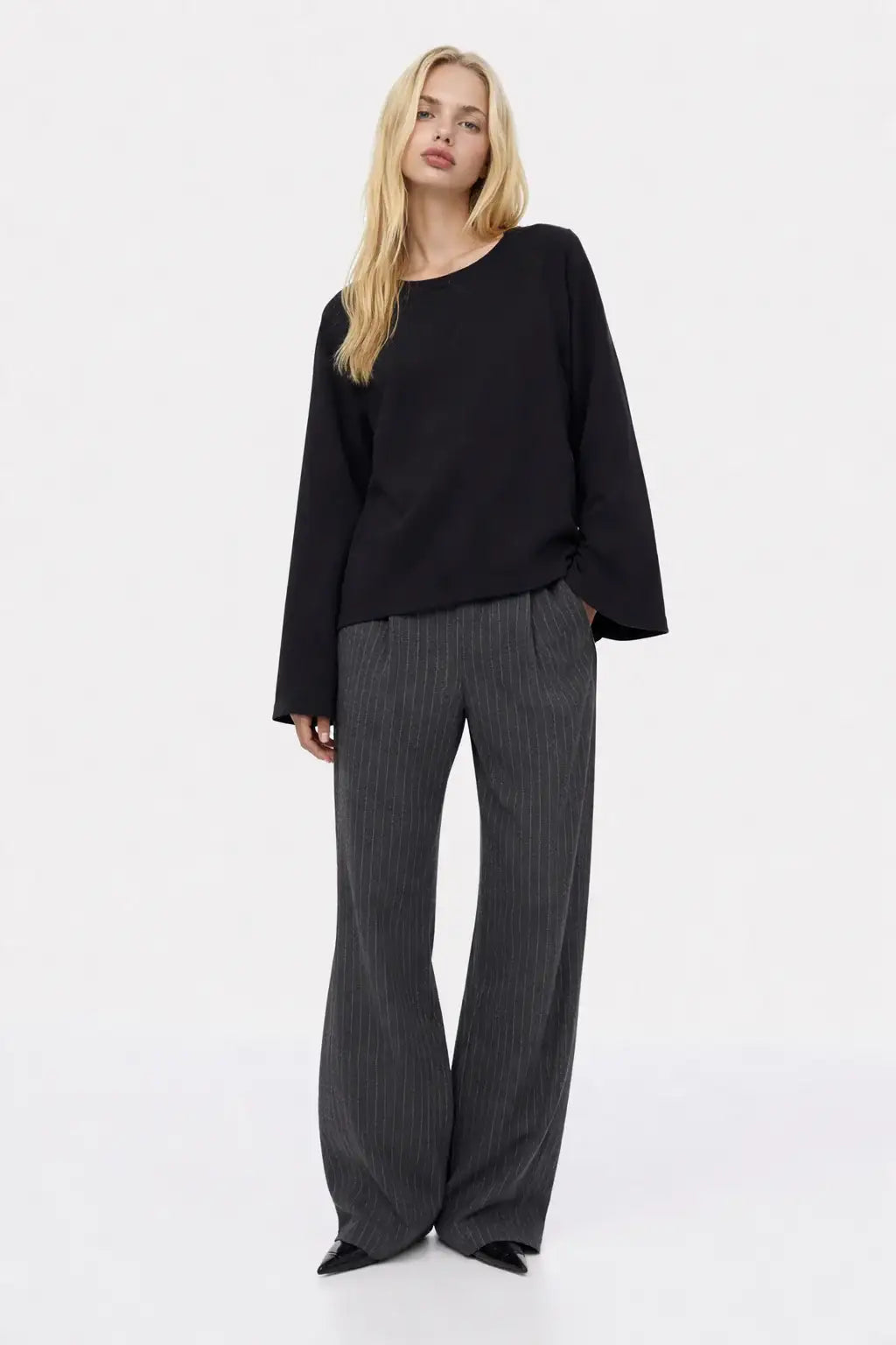 LT1K Black Oversize Super Wide Sleeves Top.(Perfect For All Season)