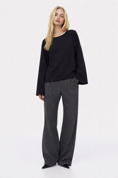 LT1K Black Oversize Super Wide Sleeves Top.(Perfect For All Season)