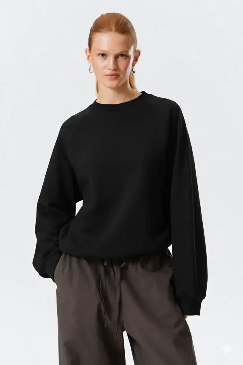 LT1K Black Oversize Sweatshirt.