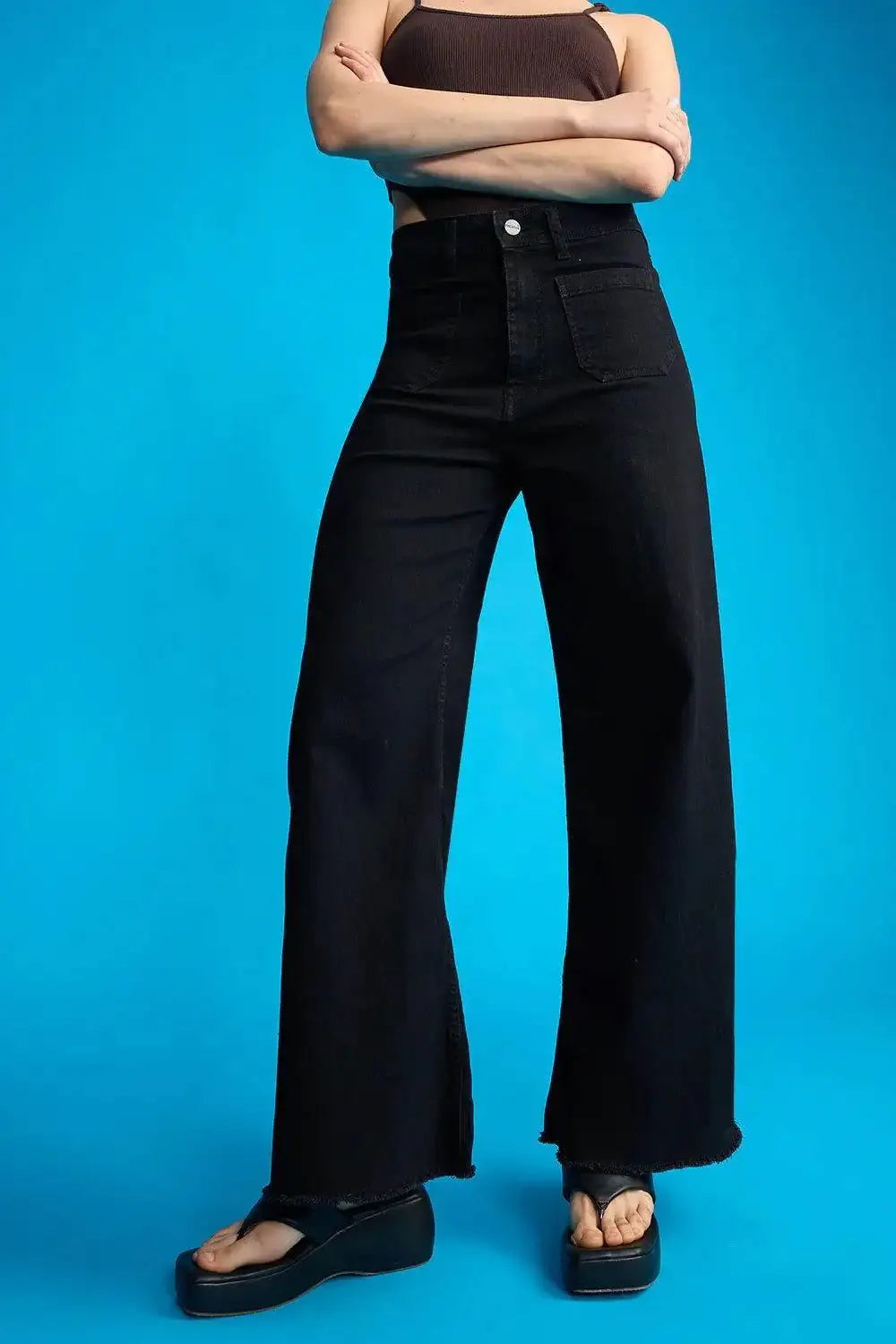 ZARA Black Utility Pocket Wide-Leg Frayed Hem Jeans. - lessthan1thousand