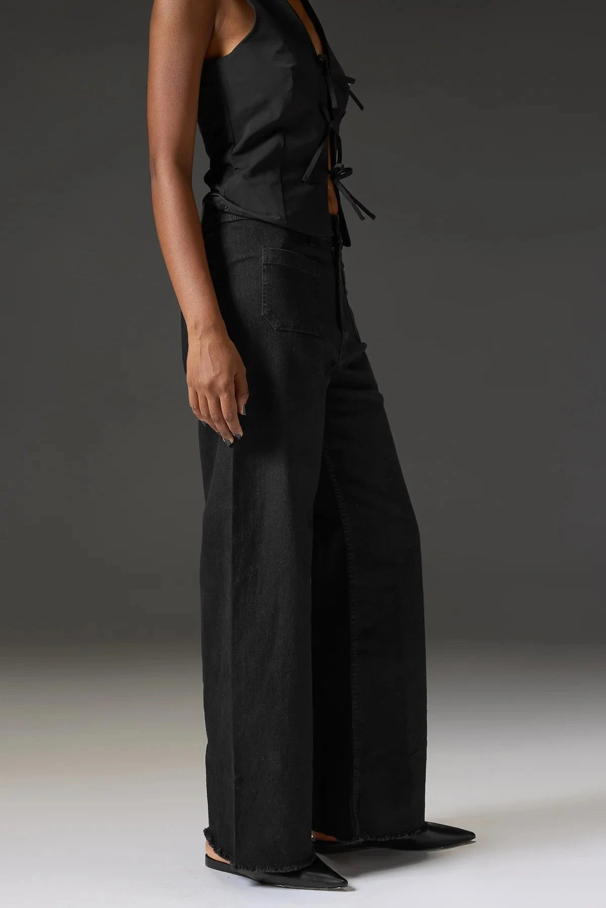 LT1K Black Utility Pocket Wide-Leg Frayed Hem Jeans. - lessthan1thousand