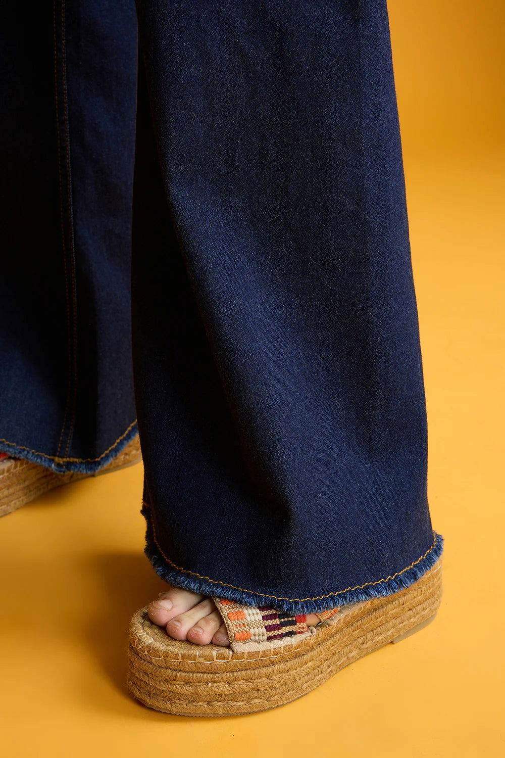 LT1K Dark Blue Utility Pocket Wide-Leg Frayed Hem Jeans. (Minor Fault) - lessthan1thousand
