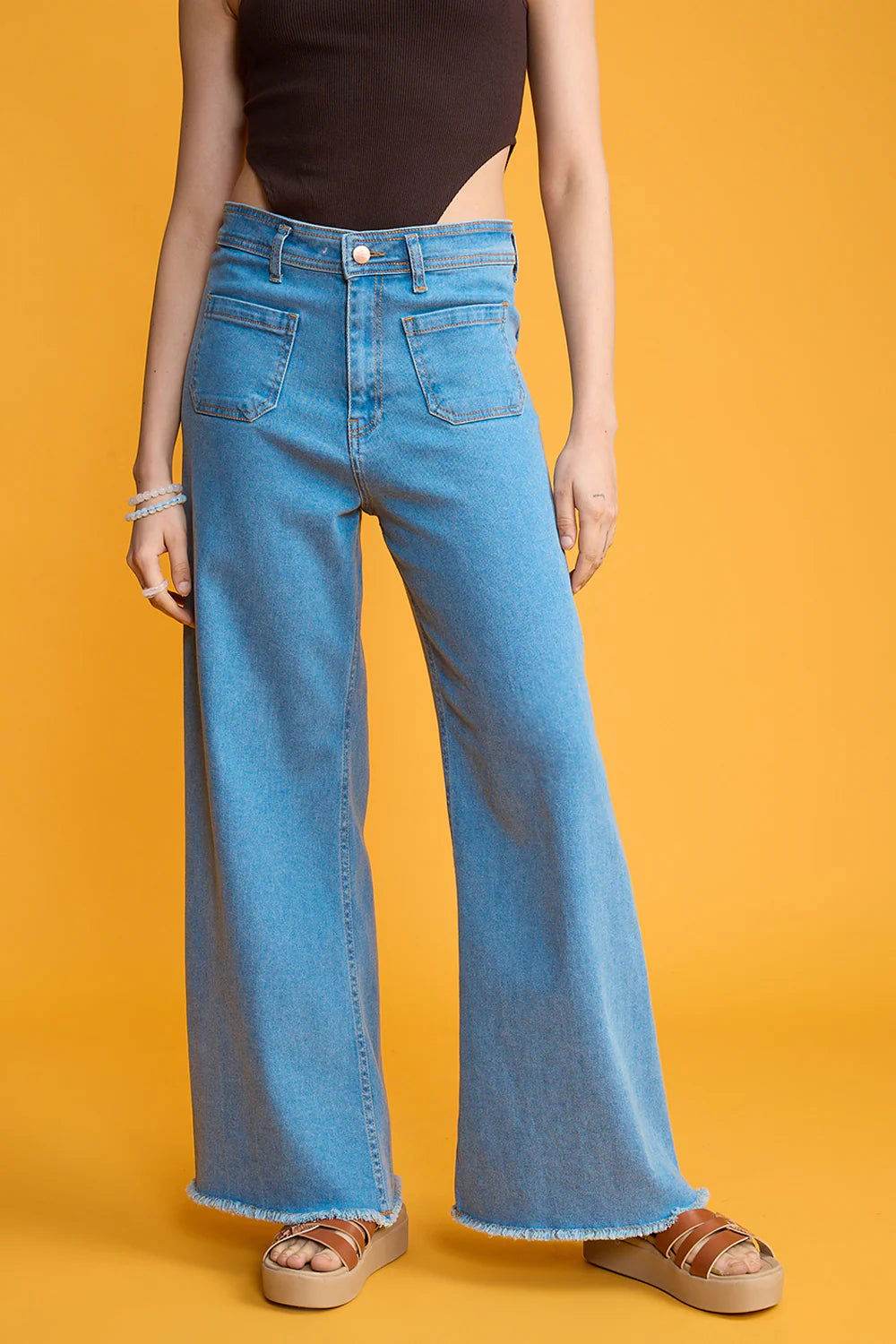 LT1K Light Blue Utility Pocket Wide-Leg Frayed Hem Jeans. - lessthan1thousand