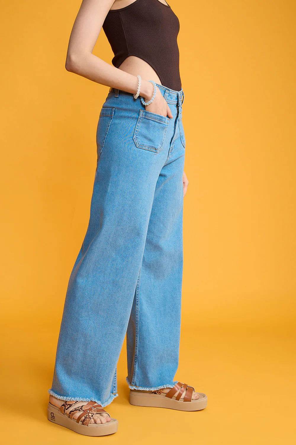 LT1K Light Blue Utility Pocket Wide-Leg Frayed Hem Jeans. - lessthan1thousand